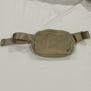Everywhere Belt Bag 1L